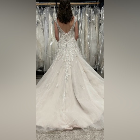 Kenneth Winston wedding dress - Picture 15 of 15